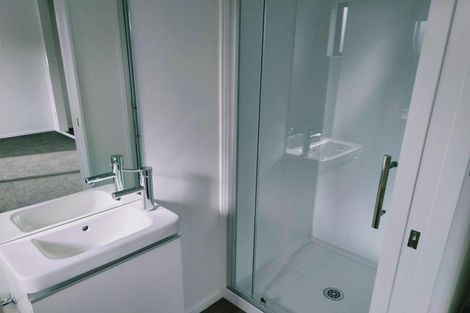 Photo of property in 4b Wattle Road, Sunnyvale, Auckland, 0612