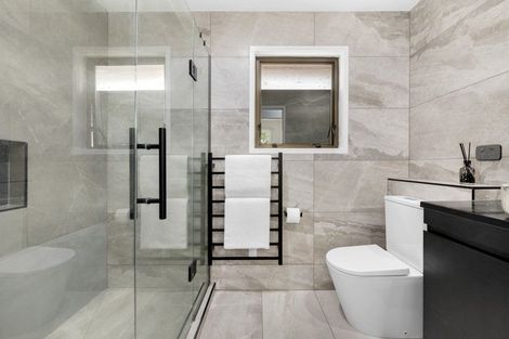 Photo of property in 11 Tampin Road, Hillpark, Auckland, 2102