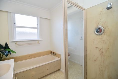 Photo of property in 9 Armstrong Avenue, Carterton, 5713