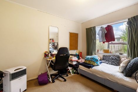 Photo of property in 13 Celeste Place, Totara Vale, Auckland, 0627