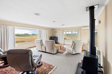 Photo of property in 62 Kawiu Road, Levin, 5510