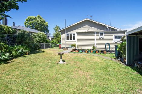 Photo of property in 18 Victoria Street, Carterton, 5713