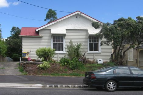 Photo of property in 15 Hastings Parade, Devonport, Auckland, 0624