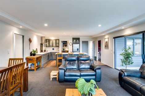 Photo of property in 11 Hawea Place, Poraiti, Napier, 4112