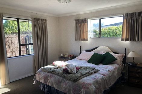 Photo of property in 2/54 Aorangi Road, Bryndwr, Christchurch, 8053