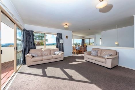 Photo of property in 13 Ballini Rise, West Harbour, Auckland, 0618
