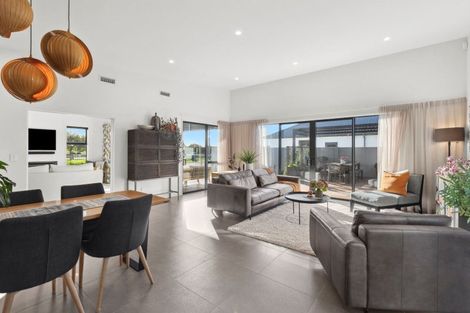 Photo of property in 77 Vogel Street, Cambridge, 3434