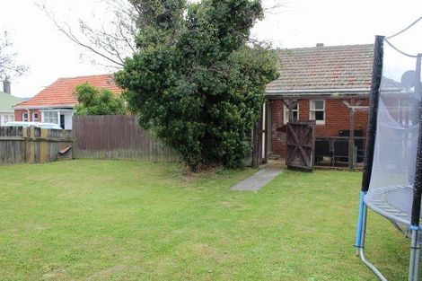 Photo of property in 164 Waddington Drive, Naenae, Lower Hutt, 5011