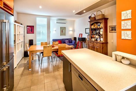 Photo of property in 12 Fallowfield Avenue, Mount Victoria, Wellington, 6011