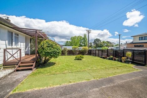 Photo of property in 82 Kelman Road, Kelston, Auckland, 0602