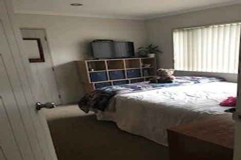 Photo of property in 116a Royal Road, Massey, Auckland, 0614