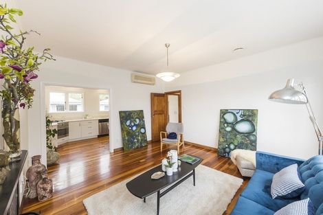 Photo of property in 532 Featherston Street, Roslyn, Palmerston North, 4414