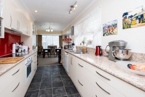 Photo of property in 16 Montjoy Street, Stratford, 4332