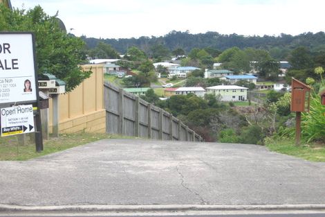 Photo of property in 2/13 Stephanie Close, Glenfield, Auckland, 0629