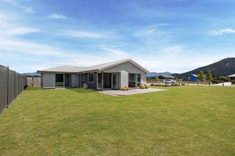Photo of property in 18 Sentinel Drive, Lake Hawea, Wanaka, 9382