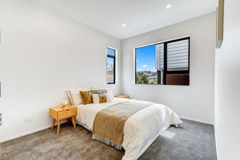 Photo of property in 2c Tiri View Place, Waiake, Auckland, 0630