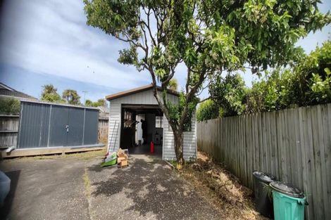 Photo of property in 32 Glen Road, Ranui, Auckland, 0612