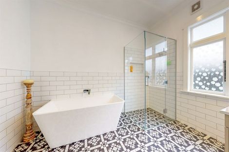 Photo of property in 22 Central Terrace, Alicetown, Lower Hutt, 5010