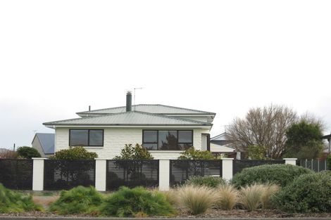 Photo of property in 716 Queens Drive, Waikiwi, Invercargill, 9810