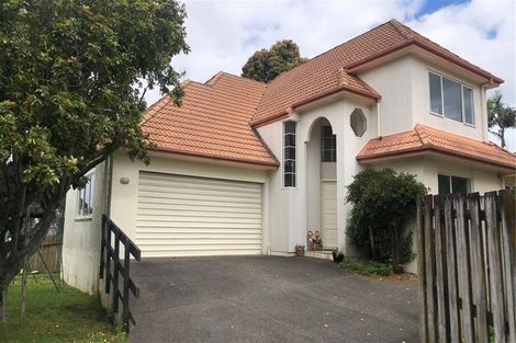 Photo of property in 2/20 Belgate Place, Somerville, Auckland, 2014