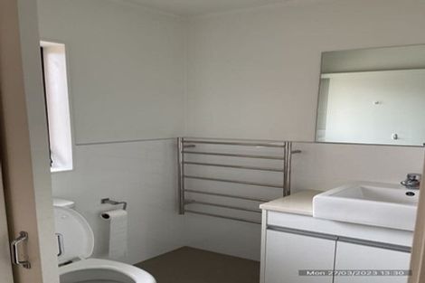 Photo of property in 2/67 Aviemore Drive, Highland Park, Auckland, 2010