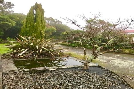 Photo of property in 15 Horokiwi Road West, Newlands, Wellington, 6037