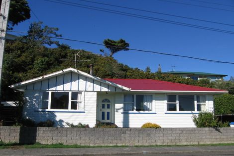 Photo of property in 6 Beverley Grove, Paparangi, Wellington, 6037