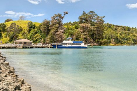 Photo of property in 69 Brick Bay Drive, Sandspit, Warkworth, 0982