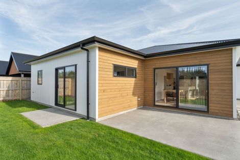 Photo of property in 8 Kakariki Crescent, Carterton, 5713