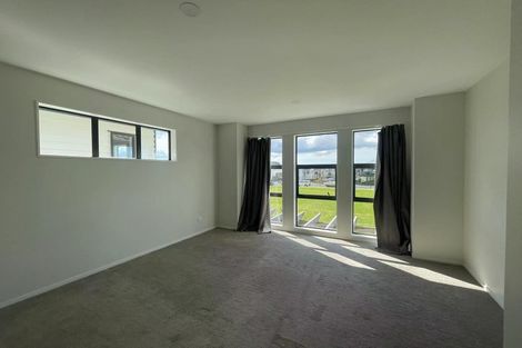 Photo of property in 11 Irving Place, Hobsonville, Auckland, 0616
