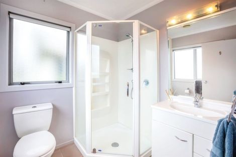 Photo of property in 3 Greenstone Place, Aotea, Porirua, 5024