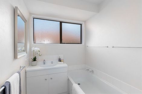 Photo of property in 35 Karnak Crescent, Russley, Christchurch, 8042