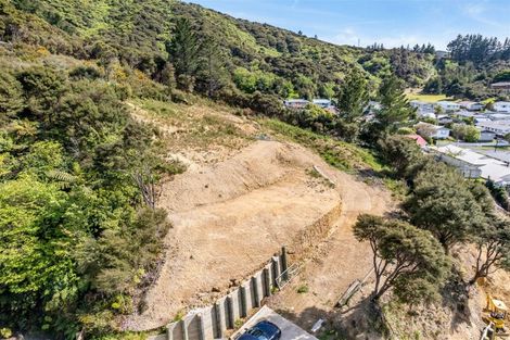 Photo of property in 16 Hastings Grove, Wainuiomata, Lower Hutt, 5014