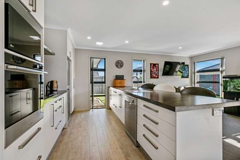 Photo of property in 6 Leet Crescent, Papamoa Beach, Papamoa, 3118