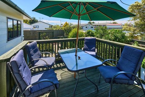 Photo of property in 8 Ross Grove, Paraparaumu, 5032