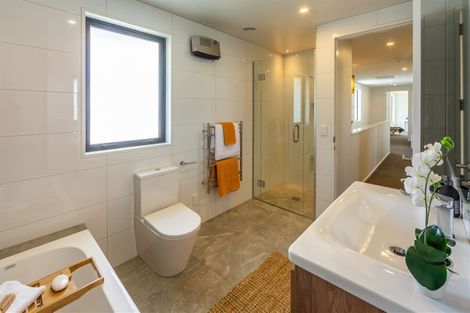 Photo of property in 2 Henridge Place, Avonhead, Christchurch, 8042