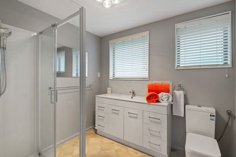 Photo of property in 6 Farnborough Street, Aranui, Christchurch, 8061