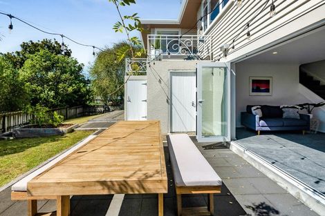 Photo of property in 1 Fairfax Terrace, Frankleigh Park, New Plymouth, 4310