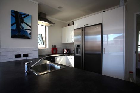 Photo of property in 12 Shearer Crescent, Naenae, Lower Hutt, 5011