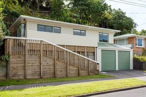 Photo of property in 23 Seaview Road, Marfell, New Plymouth, 4310