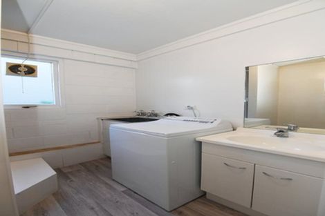 Photo of property in 1/3 Onepoto Road, Hauraki, Auckland, 0622