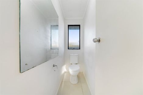 Photo of property in 2/28 Kennington Drive, Clendon Park, Auckland, 2103