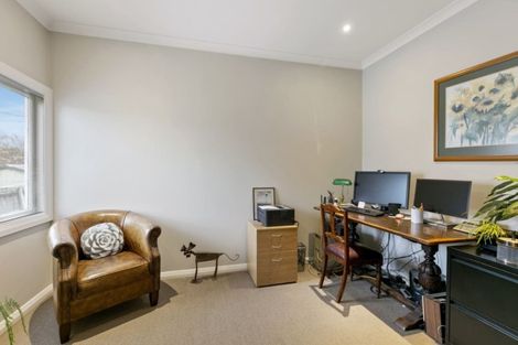 Photo of property in 60 Parkvale Road, Karori, Wellington, 6012