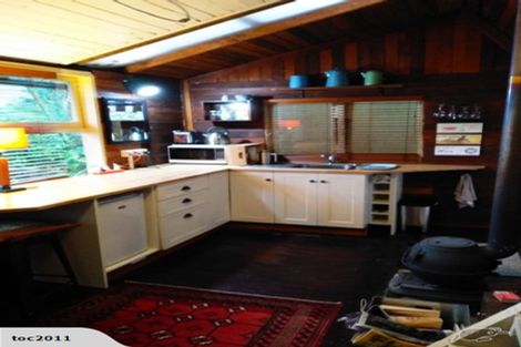 Photo of property in 113 Laingholm Drive, Laingholm, Auckland, 0604