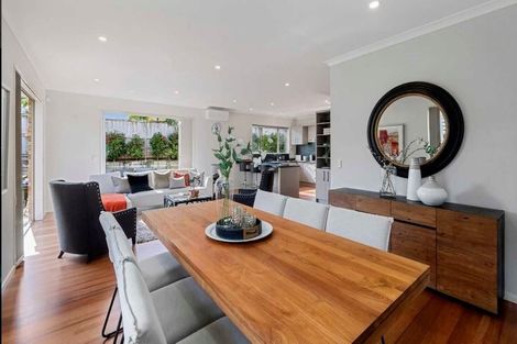 Photo of property in 12 Bur Oak Terrace, Schnapper Rock, Auckland, 0632