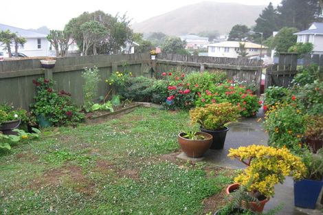 Photo of property in 17 Marne Grove, Waitangirua, Porirua, 5024