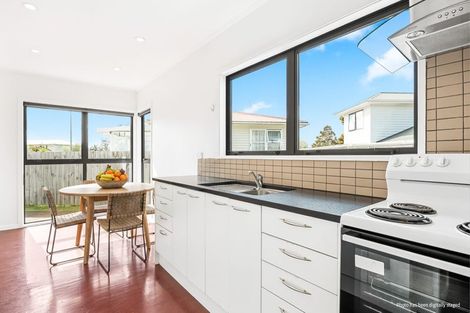 Photo of property in 123 Riverpark Crescent, Henderson, Auckland, 0610