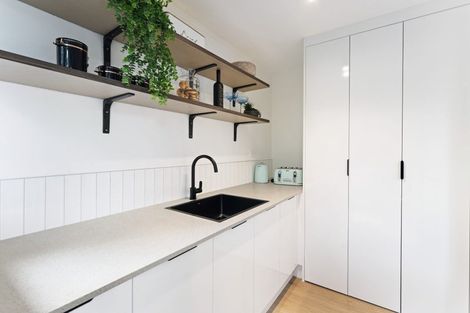 Photo of property in 5 Gallony Avenue, Massey, Auckland, 0614