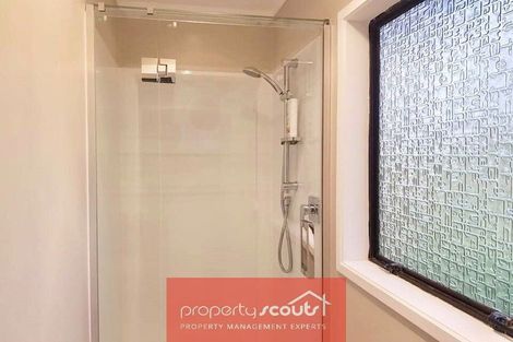 Photo of property in 10 Lindaver Grove, Merrilands, New Plymouth, 4312