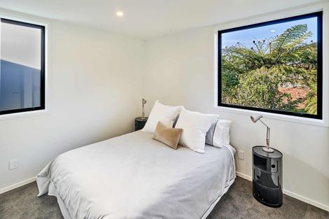 Photo of property in 17 Ara Toutouwai, Karori, Wellington, 6012